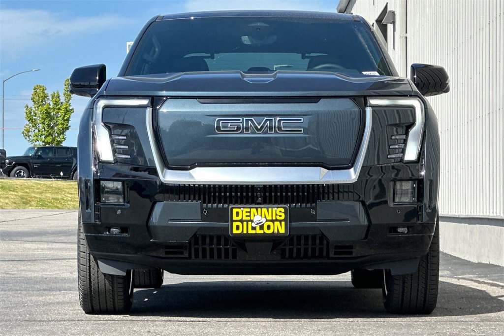 2025 Gmc Sierra EV Denali photo 3