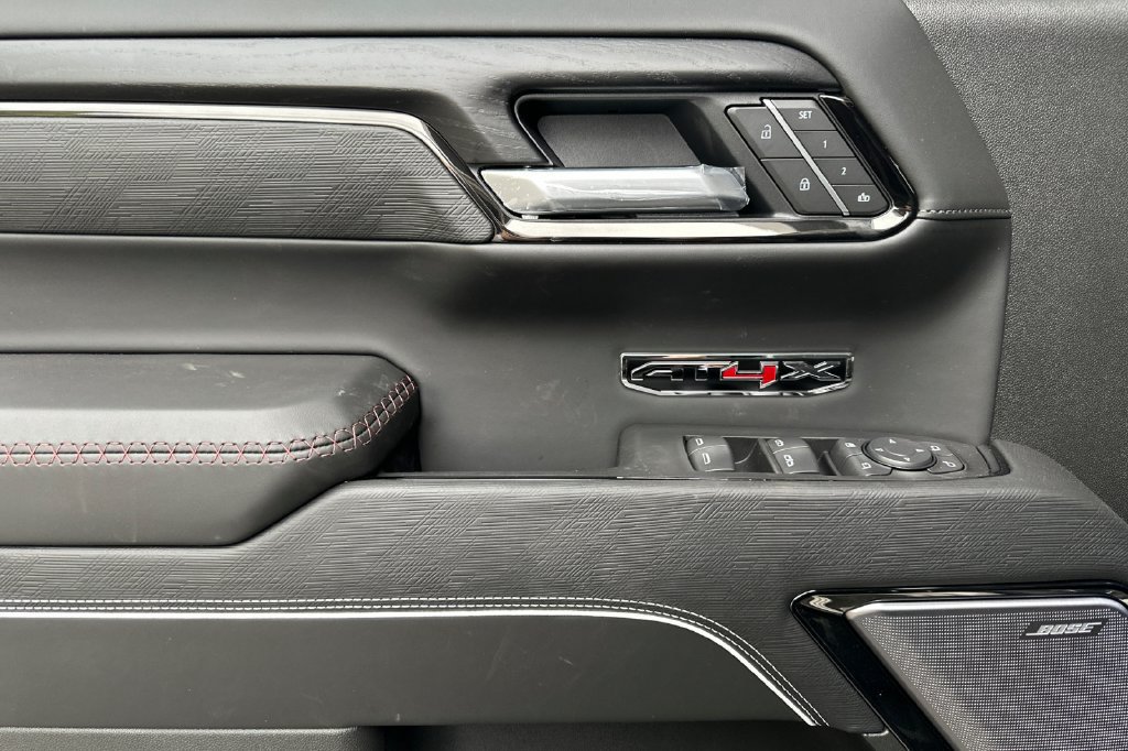 2026 GMC Sierra 1500 AT4X - Photo 9