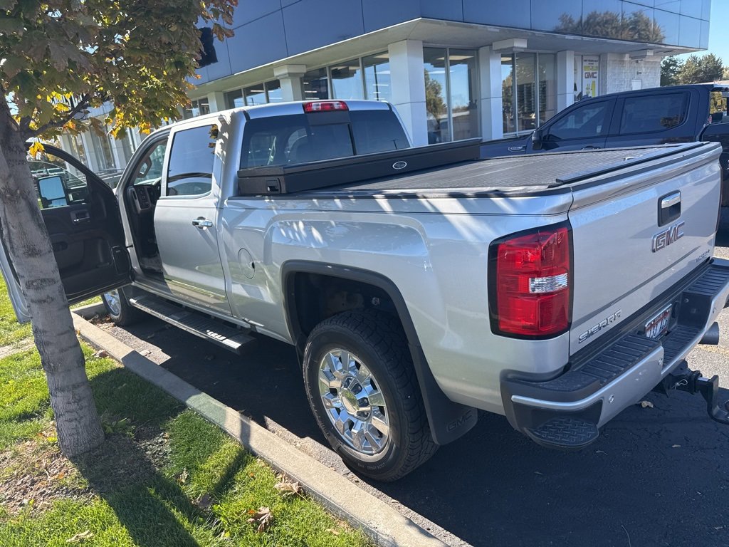 2018 Gmc Sierra 2500 HD Denali photo 3