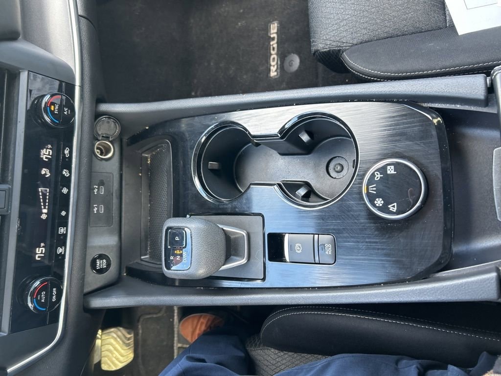 Used 2024 Nissan Rogue SV SUV