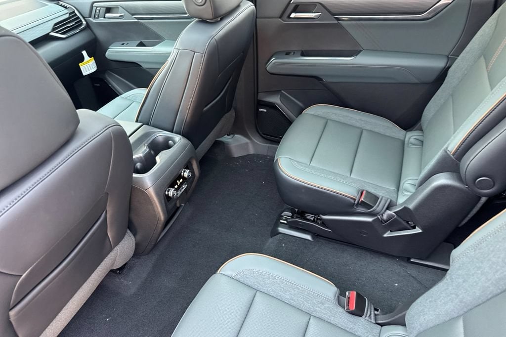 2026 GMC Acadia AT4 - Photo 12