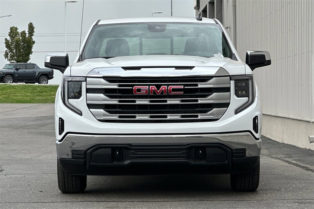 2026 Gmc Sierra 1500 SLE photo 3