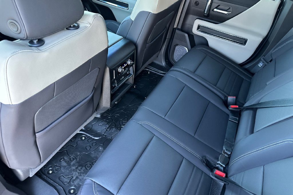 2026 GMC HUMMER EV 2X - Photo 10