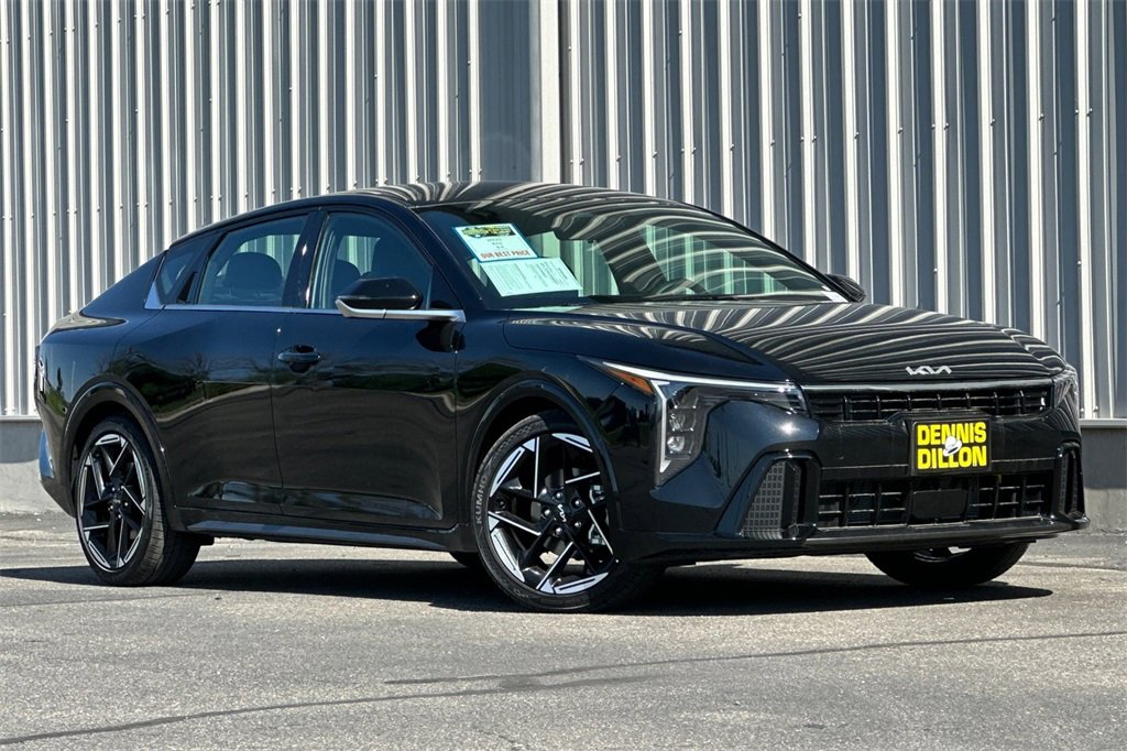 2025 Kia K4 GT-Line photo 2