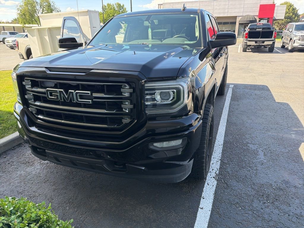 2017 GMC Sierra SLT 4x4 Crew Cab Standard Box's photo
