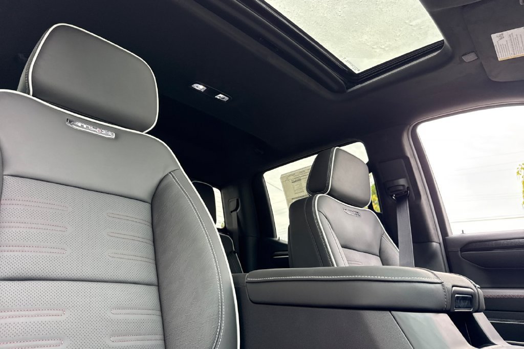 2026 GMC Sierra 1500 AT4X - Photo 17