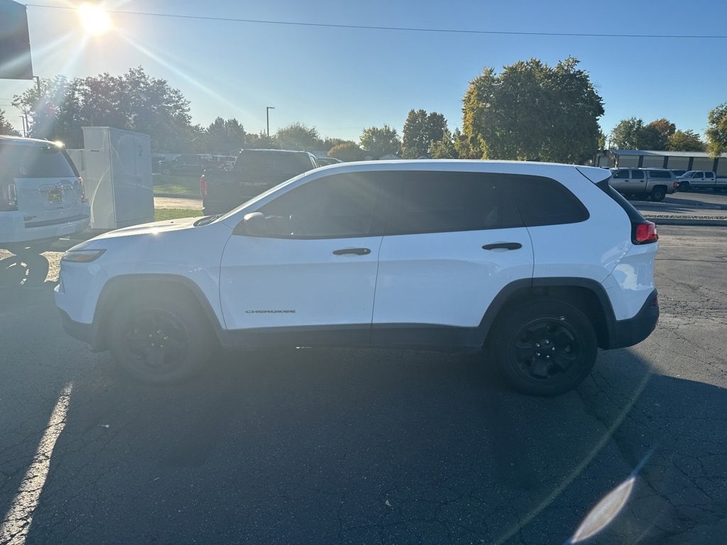 Used 2016 Jeep Cherokee Sport