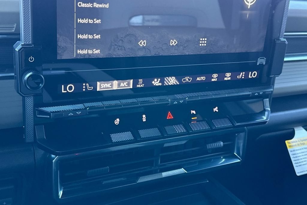 2026 GMC HUMMER EV 2X - Photo 18