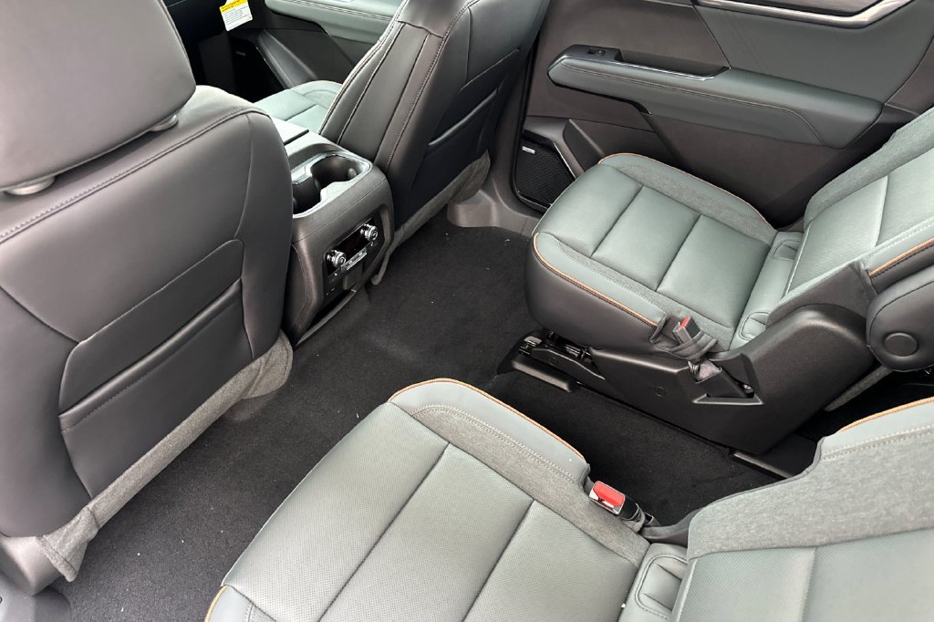 2026 GMC Acadia AT4 - Photo 11