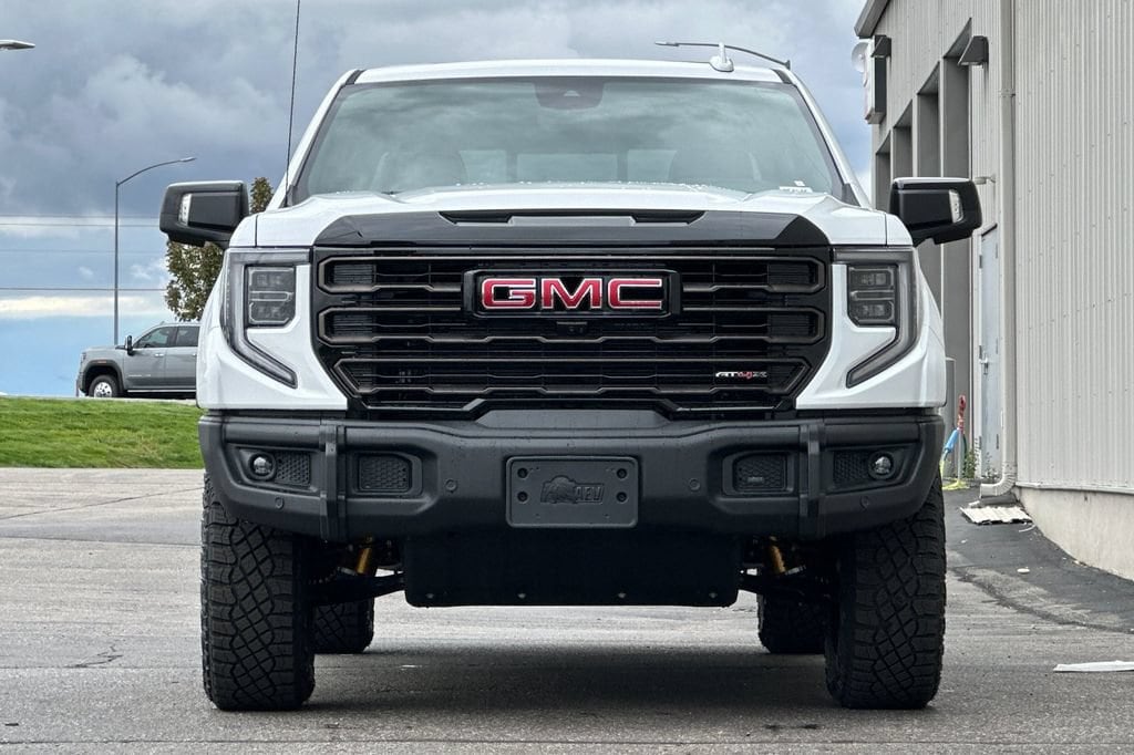 2026 GMC Sierra 1500 AT4X - Photo 9