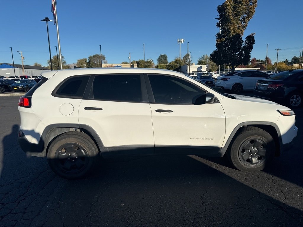 Used 2016 Jeep Cherokee Sport
