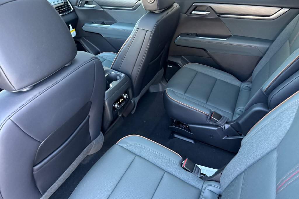 2026 GMC Acadia AT4 - Photo 13