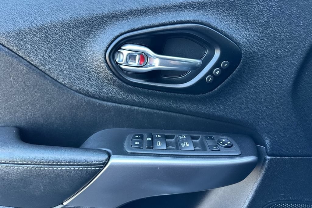 2022 Jeep Cherokee Limited - Photo 11