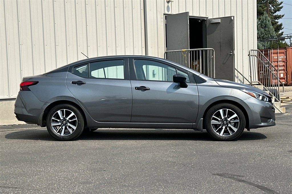 2024 Nissan Versa 1.6 S photo 2