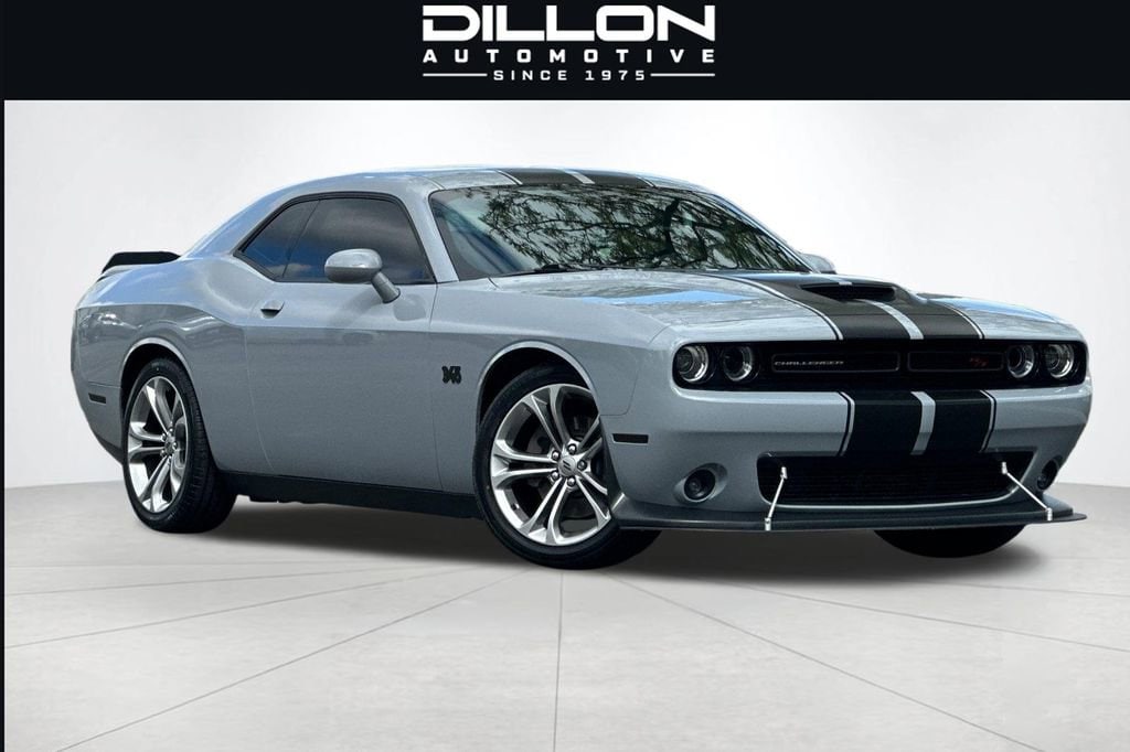 2020 Dodge Challenger R/T's photo