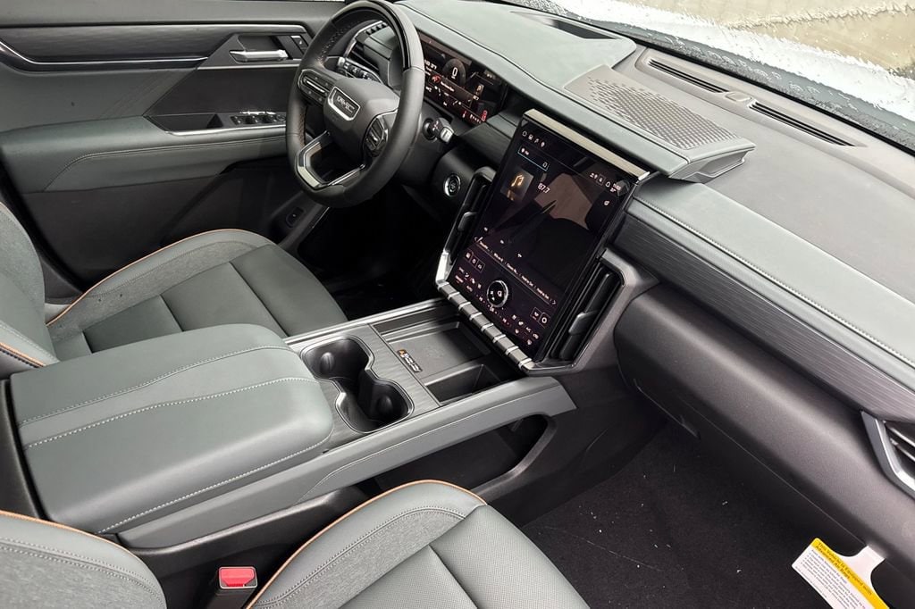 2026 GMC Acadia AT4 - Photo 14