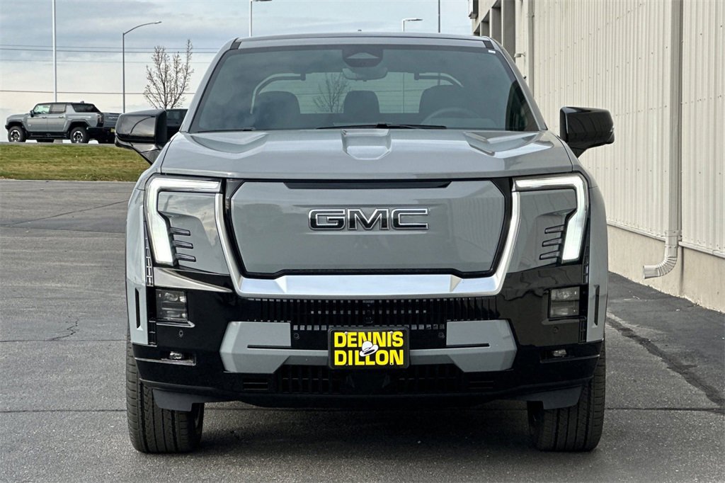 2025 Gmc Sierra EV Denali photo 3