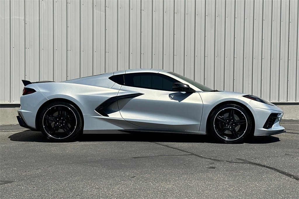 2023 Chevrolet Corvette Stingray 3LT photo 3