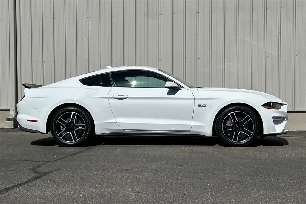2022 Ford Mustang GT photo 3