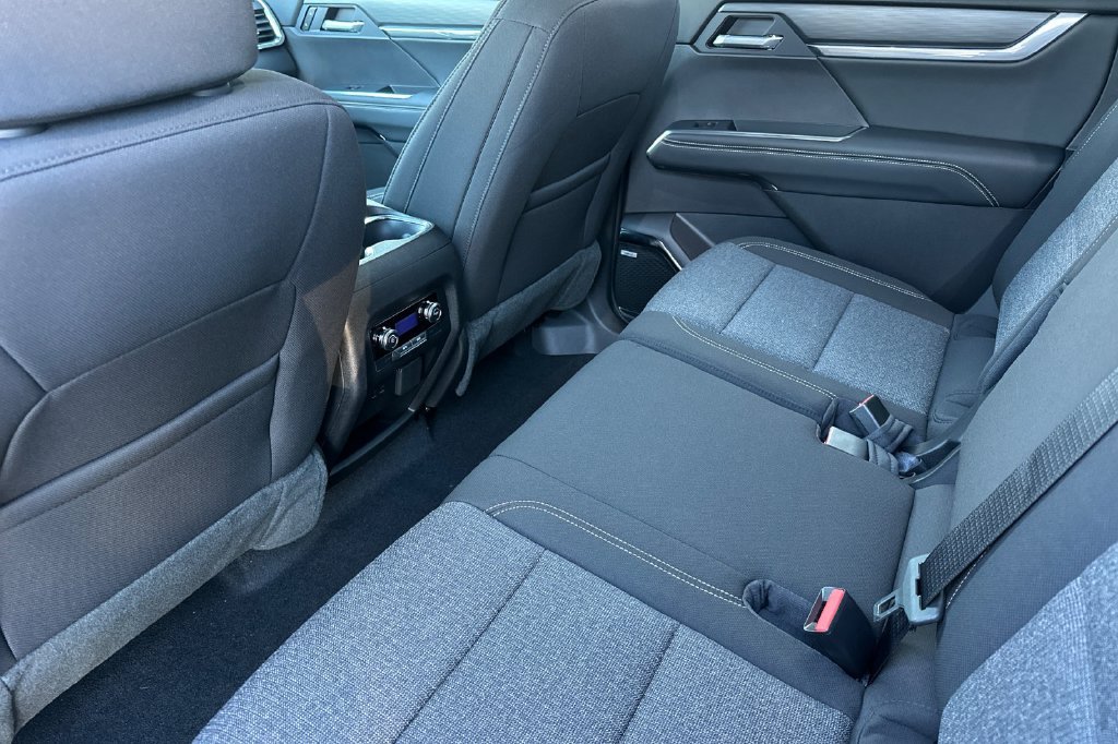 2026 GMC Acadia Elevation - Photo 11