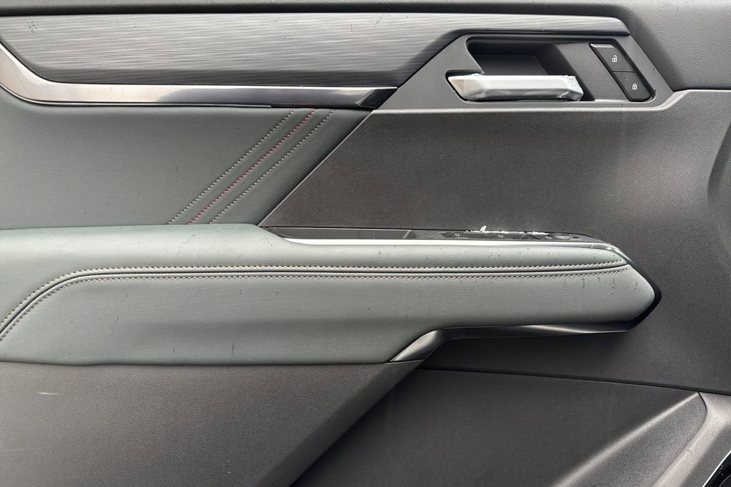 2026 GMC Acadia AT4 - Photo 8