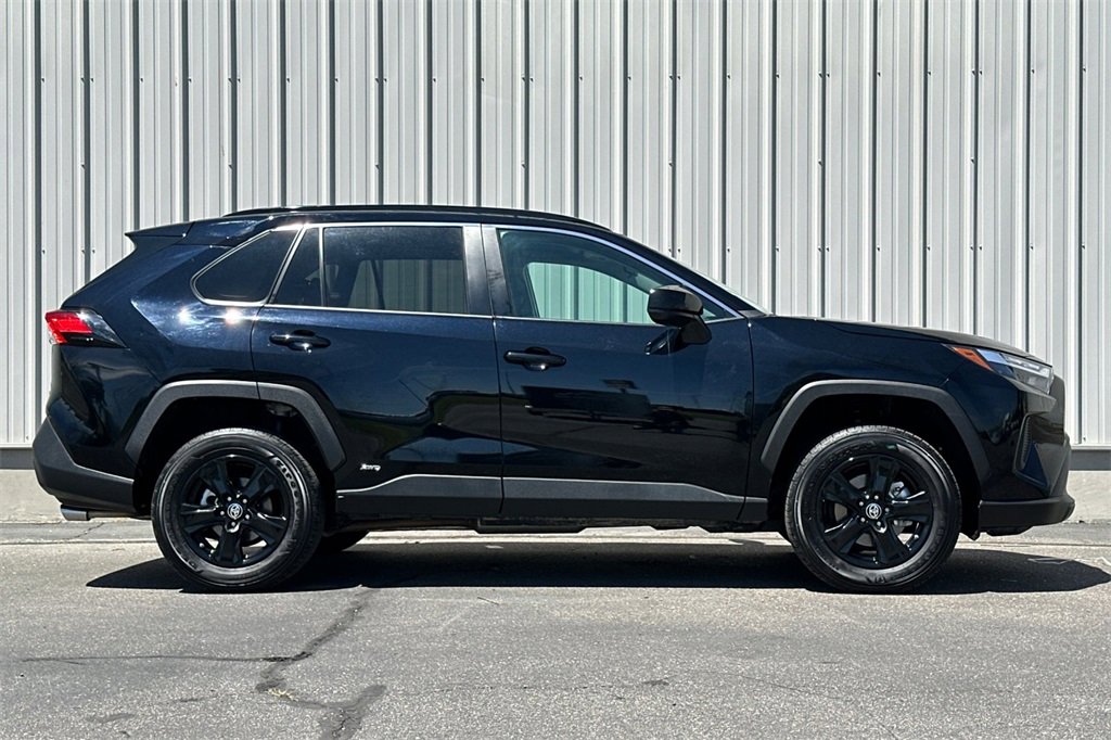 2024 Toyota RAV4 Hybrid LE photo 3