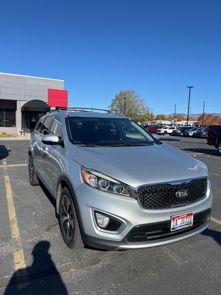 2016 Kia Sorento EX photo 2