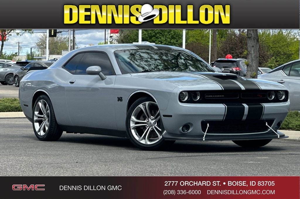 2020 Dodge Challenger R/T's photo
