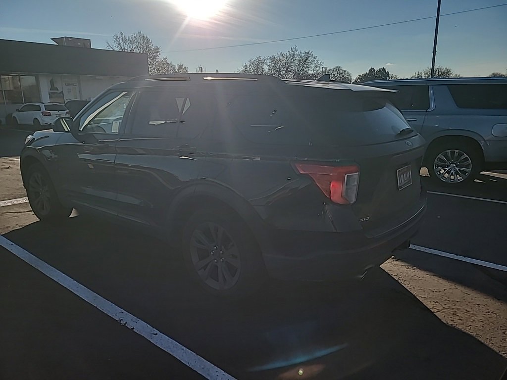 2022 Ford Explorer XLT photo 2