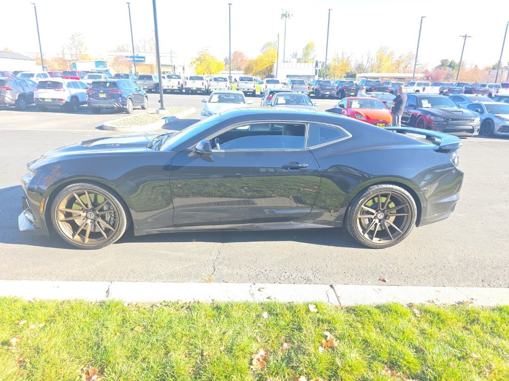 2020 Chevrolet Camaro ZL1 photo 2