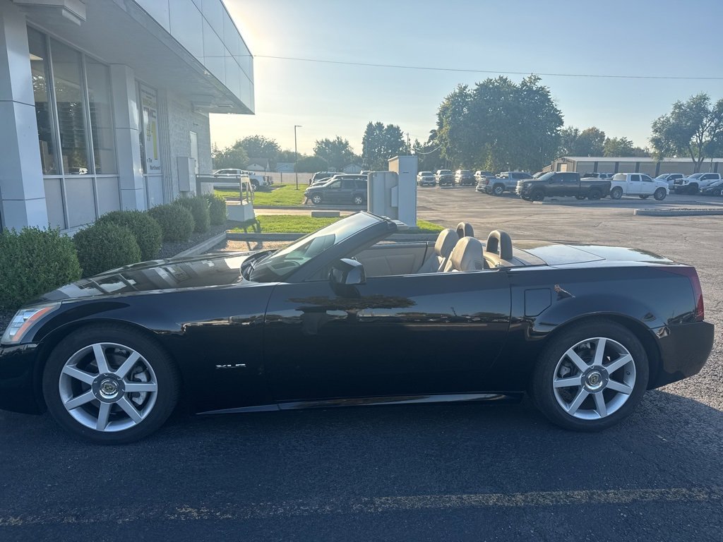 2004 Cadillac XLR Base photo 3