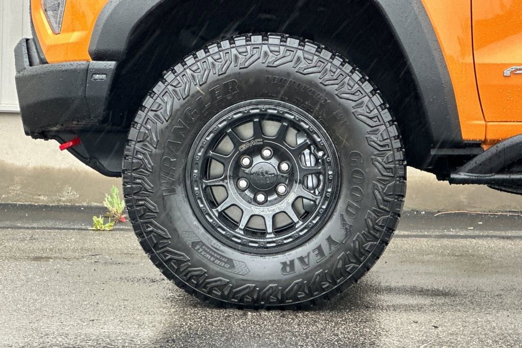 2026 GMC Canyon AT4X - Photo 24