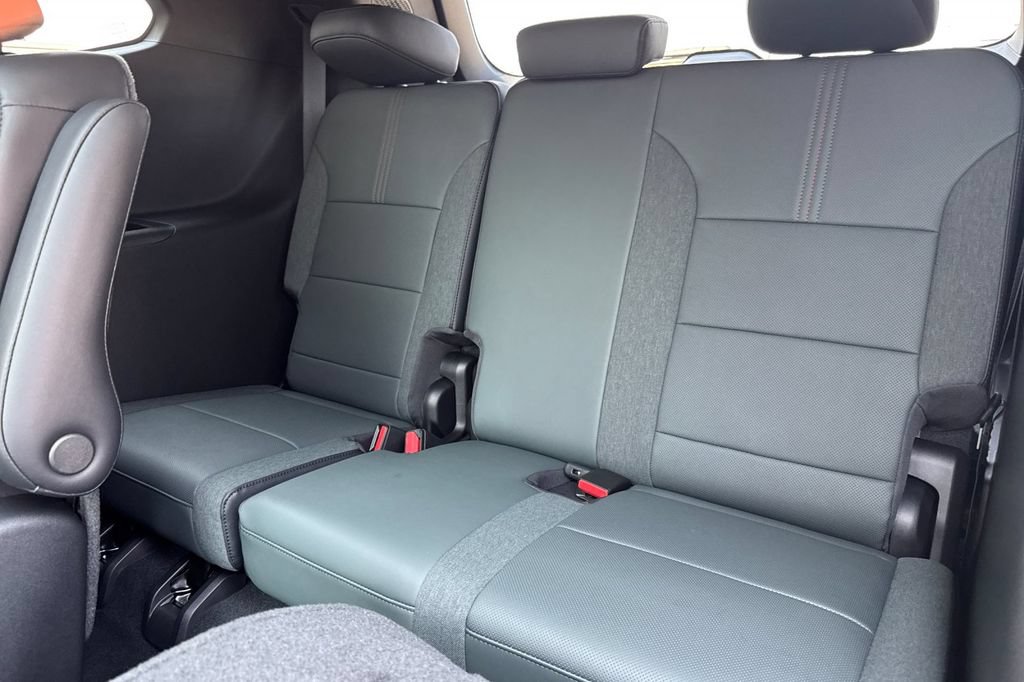 2026 GMC Acadia AT4 - Photo 15