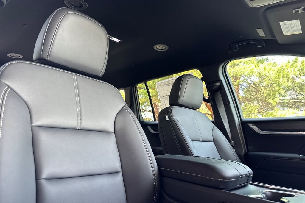 2025 GMC Acadia Elevation - Photo 15