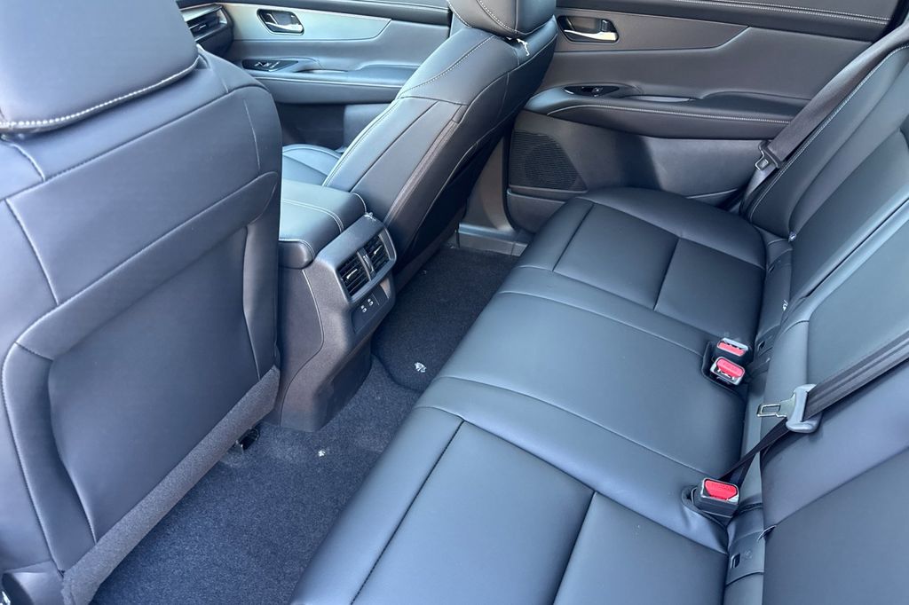 2025 Nissan Murano SL - Photo 11