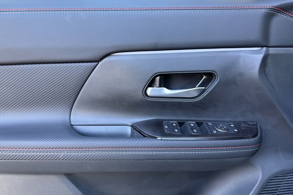2026 Nissan KICKS SR AWD - Photo 13
