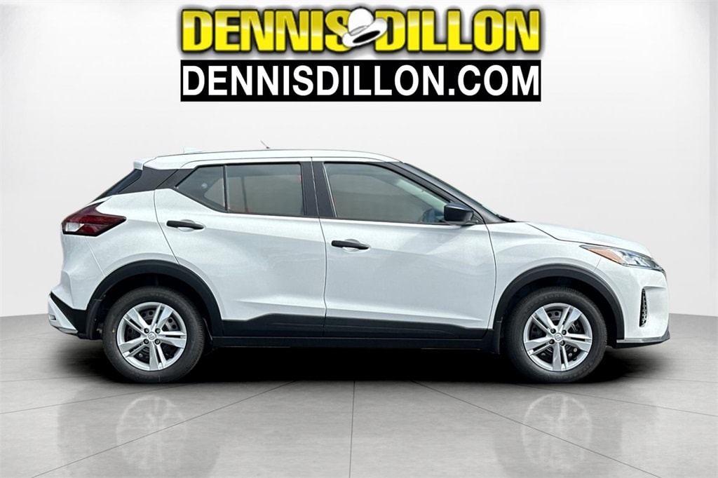 New 2025 Nissan Kicks Play S SUV