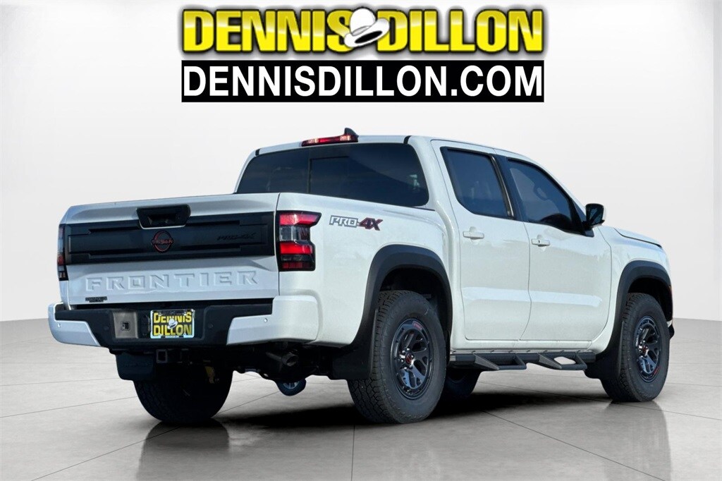 2025 Nissan Frontier PRO-4X photo 3