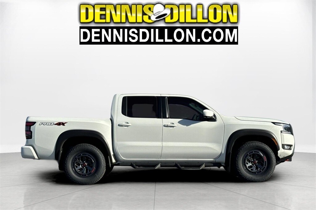 2025 Nissan Frontier PRO-4X photo 2
