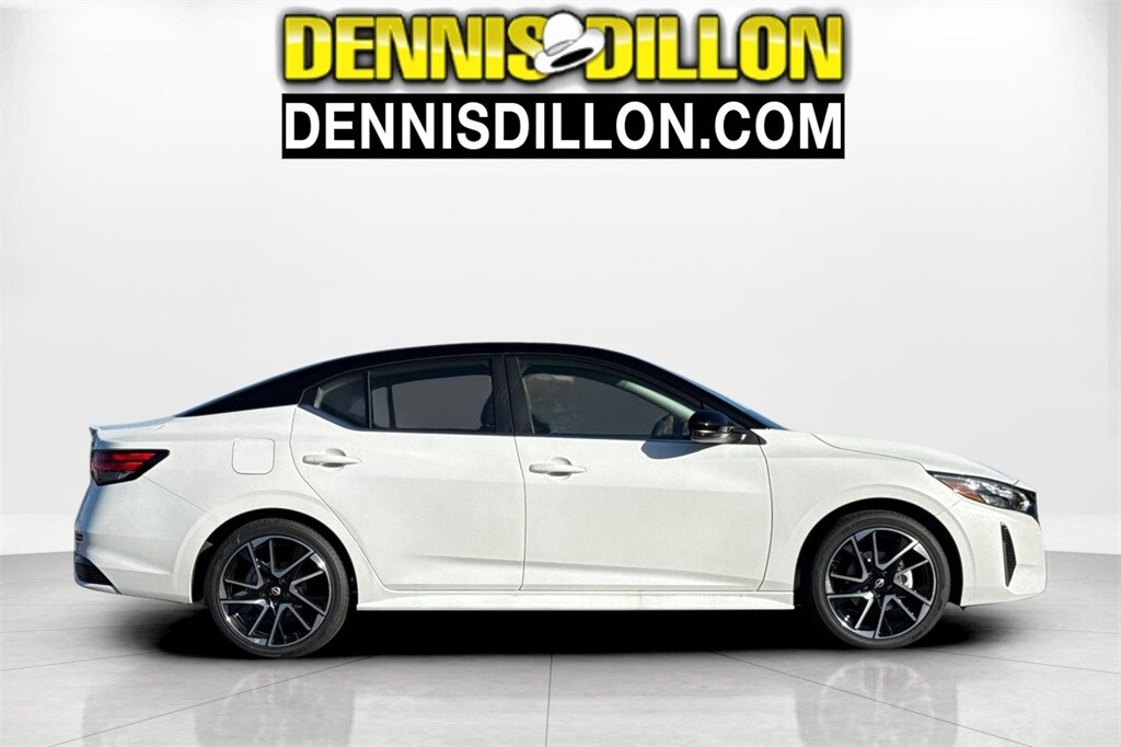 2025 Nissan Sentra SR photo 2
