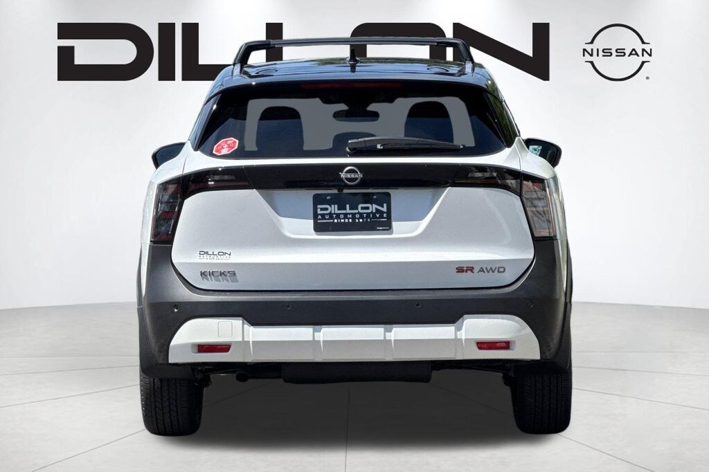New 2026 Nissan Kicks SR SUV