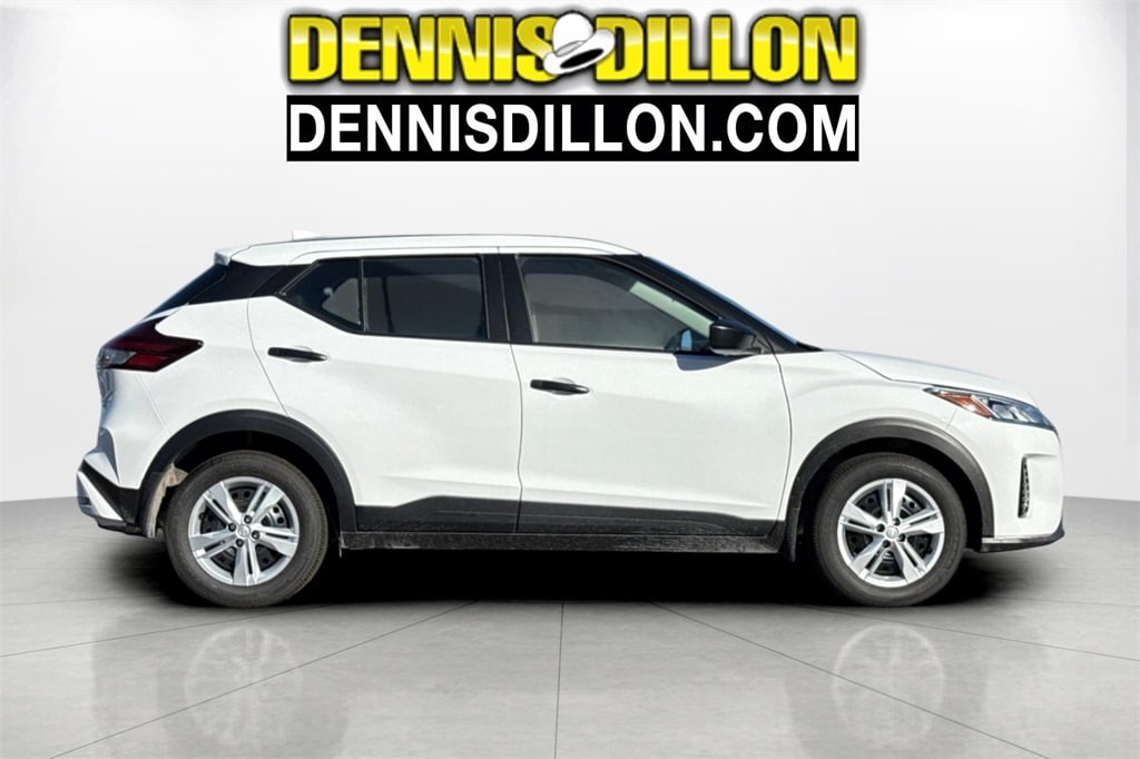 New 2025 Nissan Kicks Play S SUV