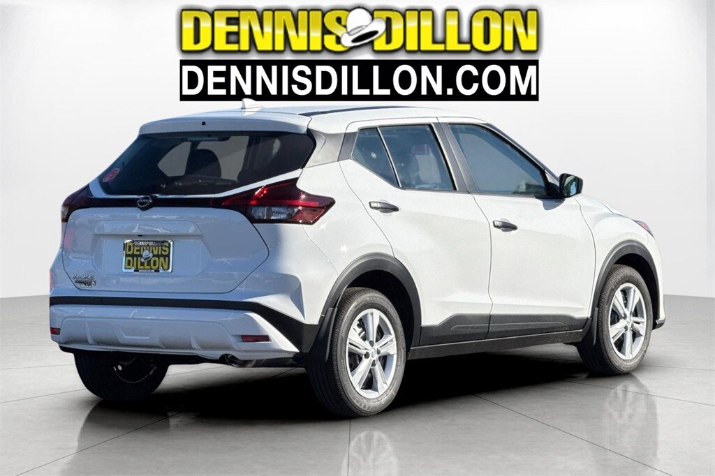 2025 Nissan Kicks Play S photo 2