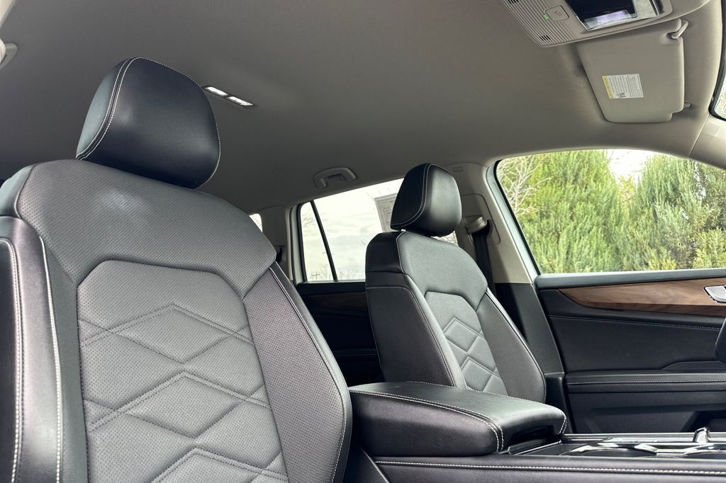 2024 Volkswagen Atlas SE w/Tech - Photo 19