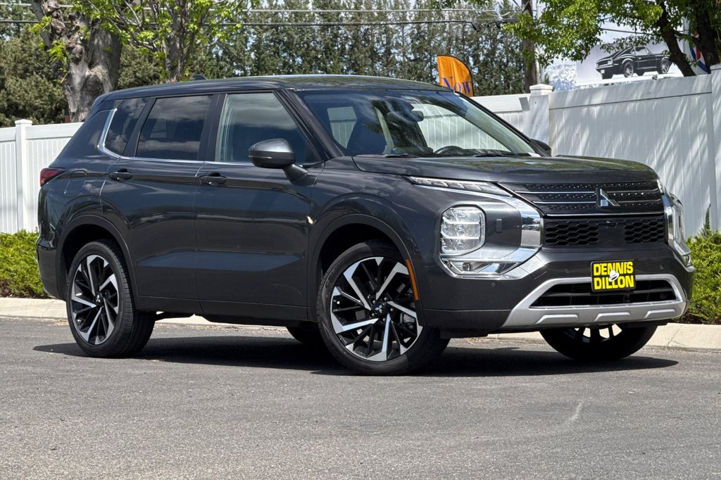 2024 Mitsubishi Outlander SE S-AWC's photo