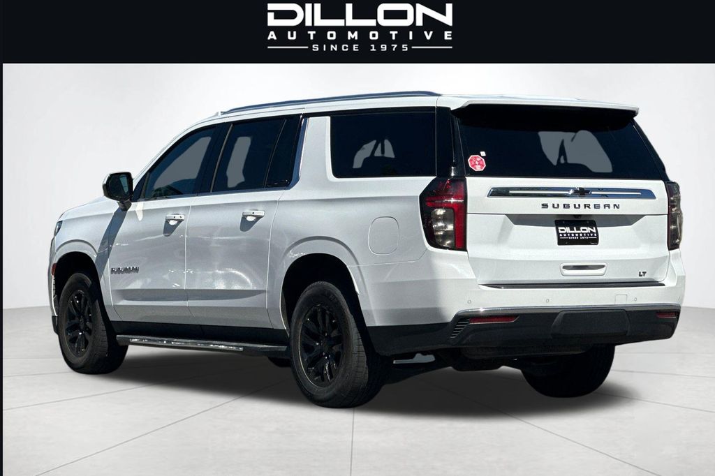 2024 Chevrolet Suburban LT - Photo 6