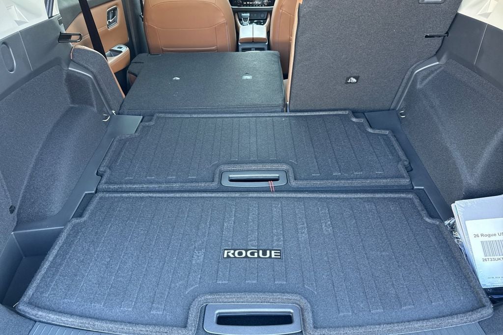 2026 Nissan Rogue Platinum - Photo 14