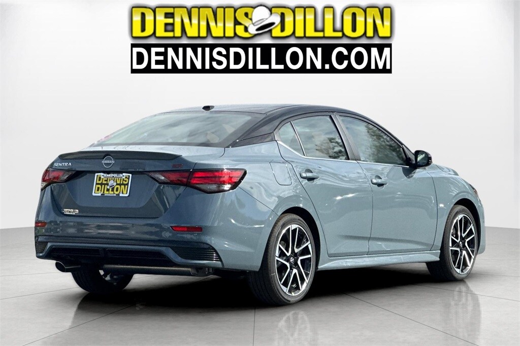 2025 Nissan Sentra SR photo 3
