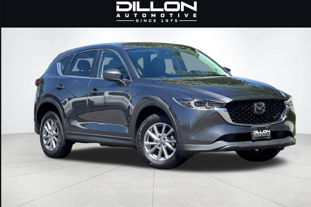 2022 Mazda CX-5 S Preferred package Auto AWD's photo
