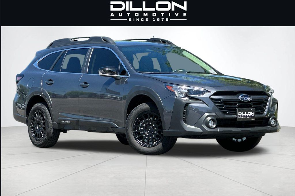 2025 Subaru Outback Premium's photo